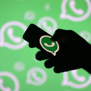 celular com a logo do Whatsapp